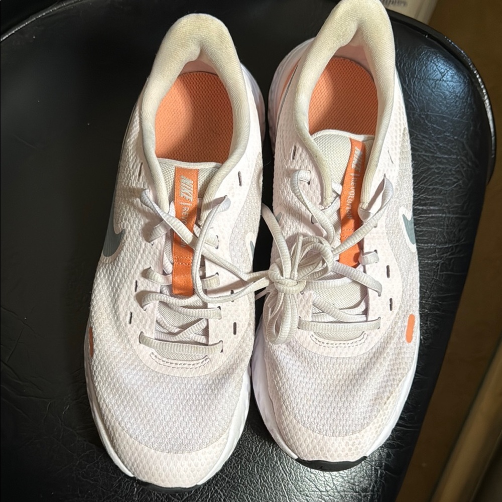 Nike Cream and Orange Sneakers with React Foam - Picture 2 of 6